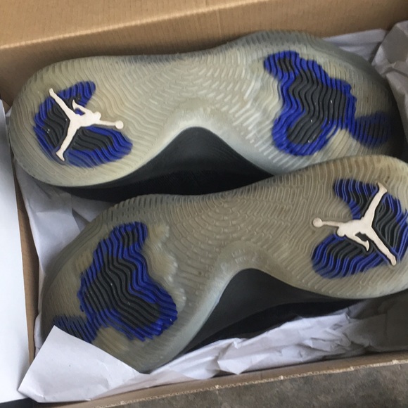 Jordan cp3 space jams used - Picture 3 of 4